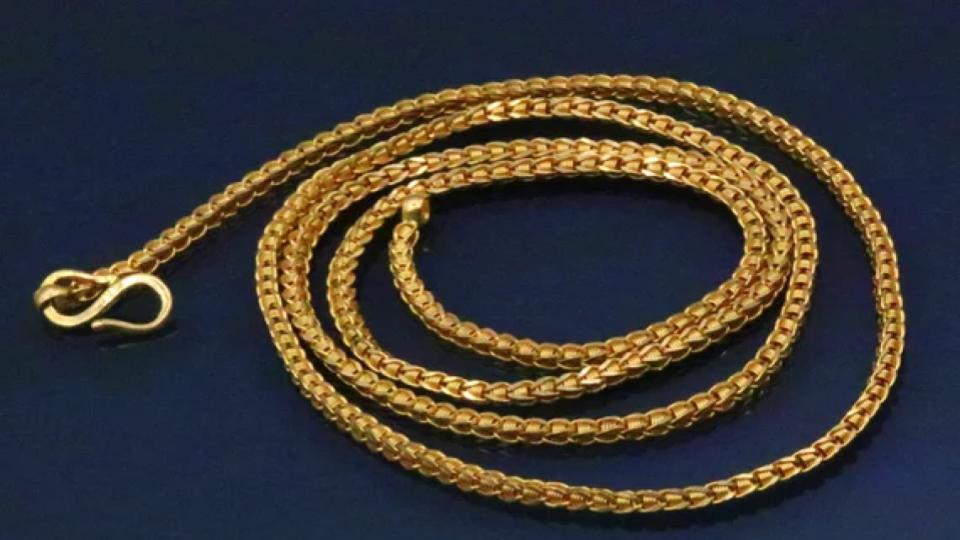 Men Posing as Poll Officers Steal Gold Chain from Woman in Bihar