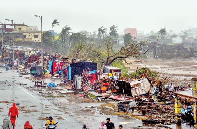 8killedascyclonefanibattersodisha