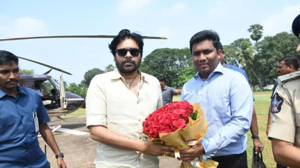 Pawan Kalyan Meets Fishermen in Kakinada
