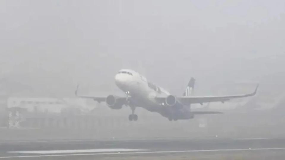 Over 200 flights delayed and 118 cancelled in Delhi 