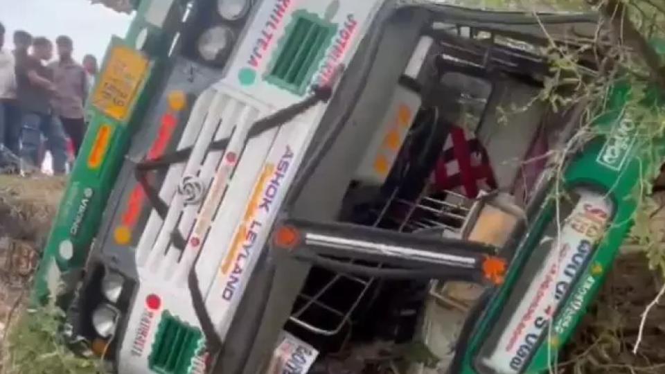 60 Passengers Escape as APSRTC Bus Overturns in Kondapi