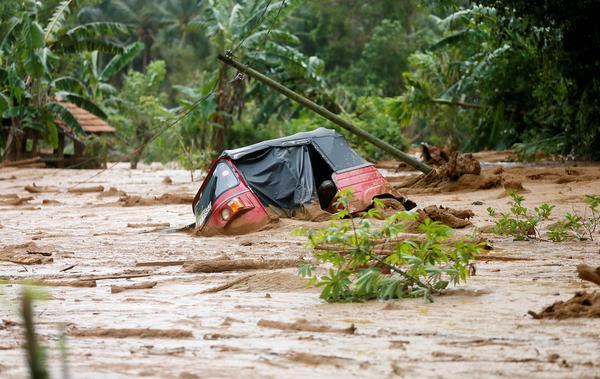 indiadispatchesrelieftofloodhitlanka