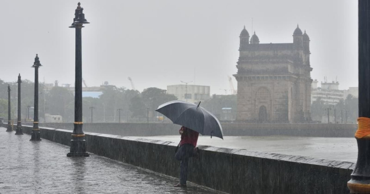 mumbaireceivesfirstpremonsoonshowers