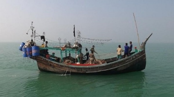 3tamilnadufishermenattackedrobbedmidseabylankanfishers