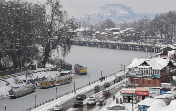 weathercontinuestoremaincolddryinkashmirvalley