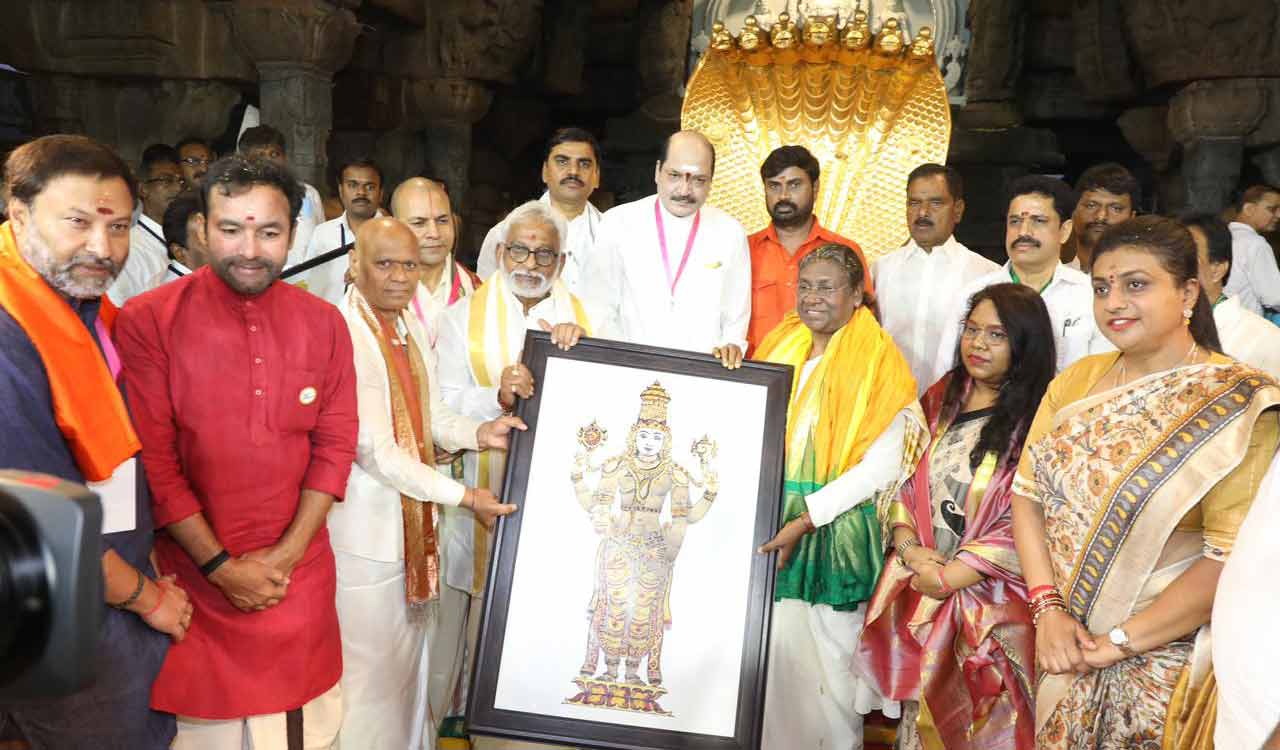 President Droupadi Murmu worships at Lord Balaji shrine