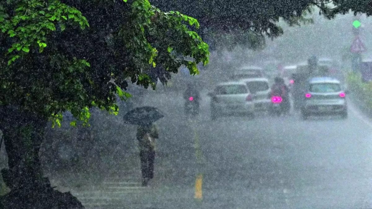 IMD predicts heavy rains across East, South India