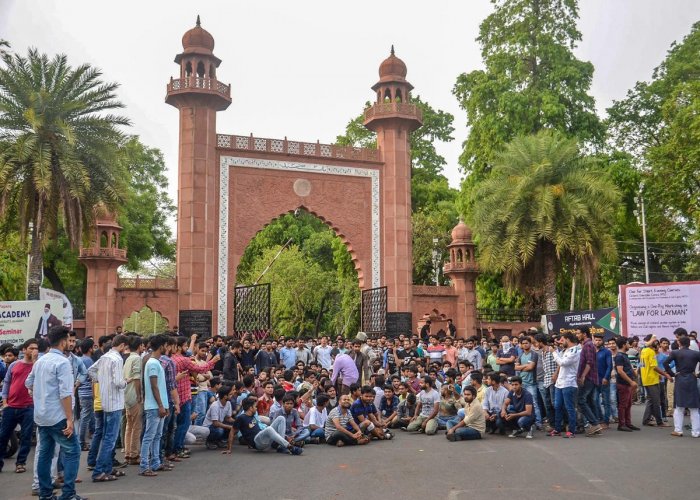 amustudentsbeginhungerstrikeover‘policebrutality’duringanticaastir