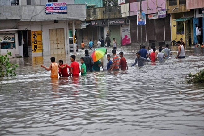 gujaratfloods:23000morepeopleshiftedtosaferplaces