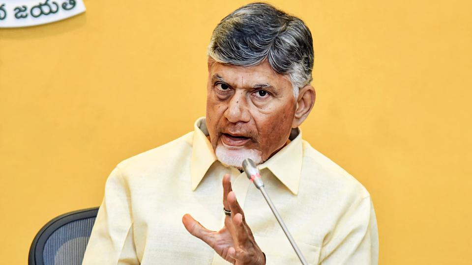 Naidu hits back at Jagan over Amaravati corruption claims