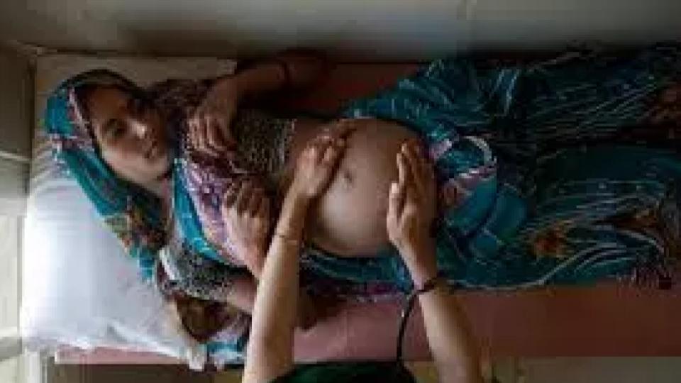 sindhanurgovthospitaldoctorssavecriticalpregnantwomanbaby