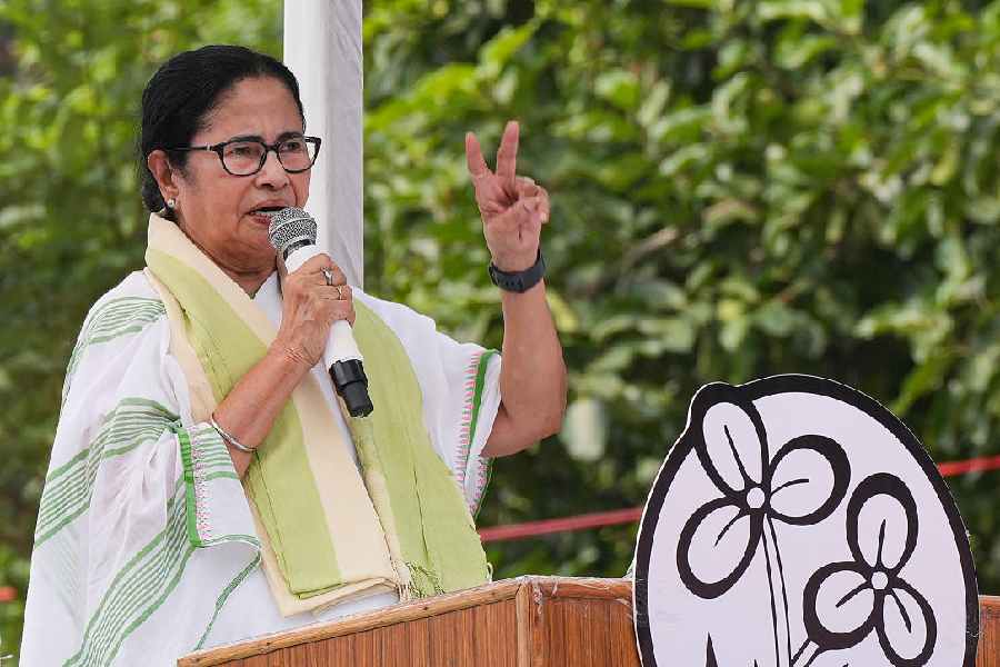 mamatabanerjeelpgpricecutduetoimpactofindiaalliance
