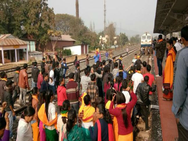 2peopledie1000trainpassengersstrandedindimahasaodistrictovergreaternagalandprotests