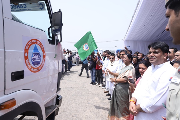 delhicmflagsoff1111gpsequippedwatertankerstoboostsupplyallocates₹9000croreforwaterinfrastructure