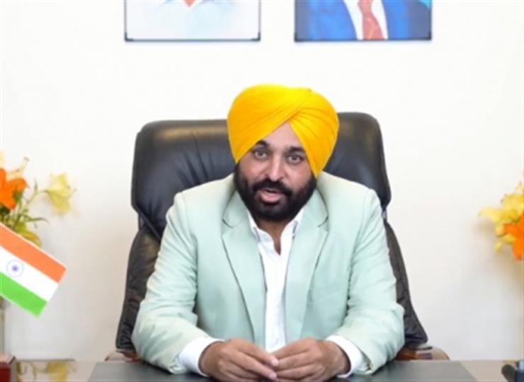 punjabcmvisitsmoosewalashousetoexpresscondolencestofamily