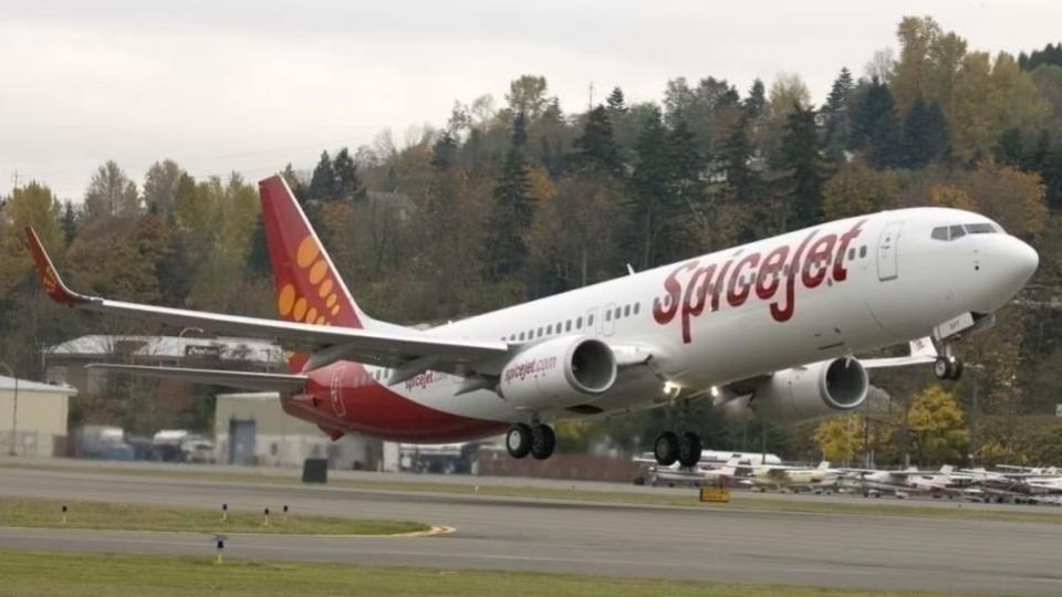 IndiGo, SpiceJet Operate Special Relief Flights From Middle East