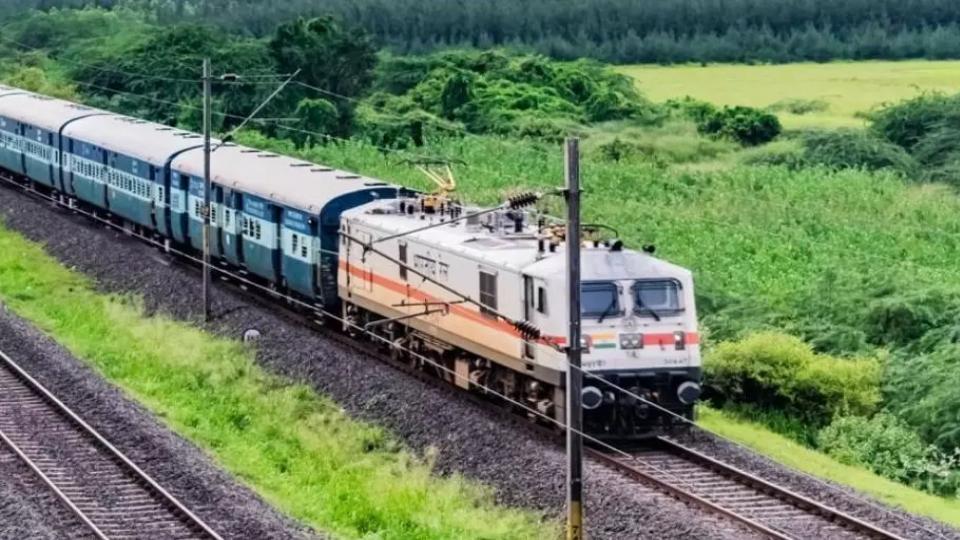 Electric Wires Snap Near Guntur, Train Services Disrupted