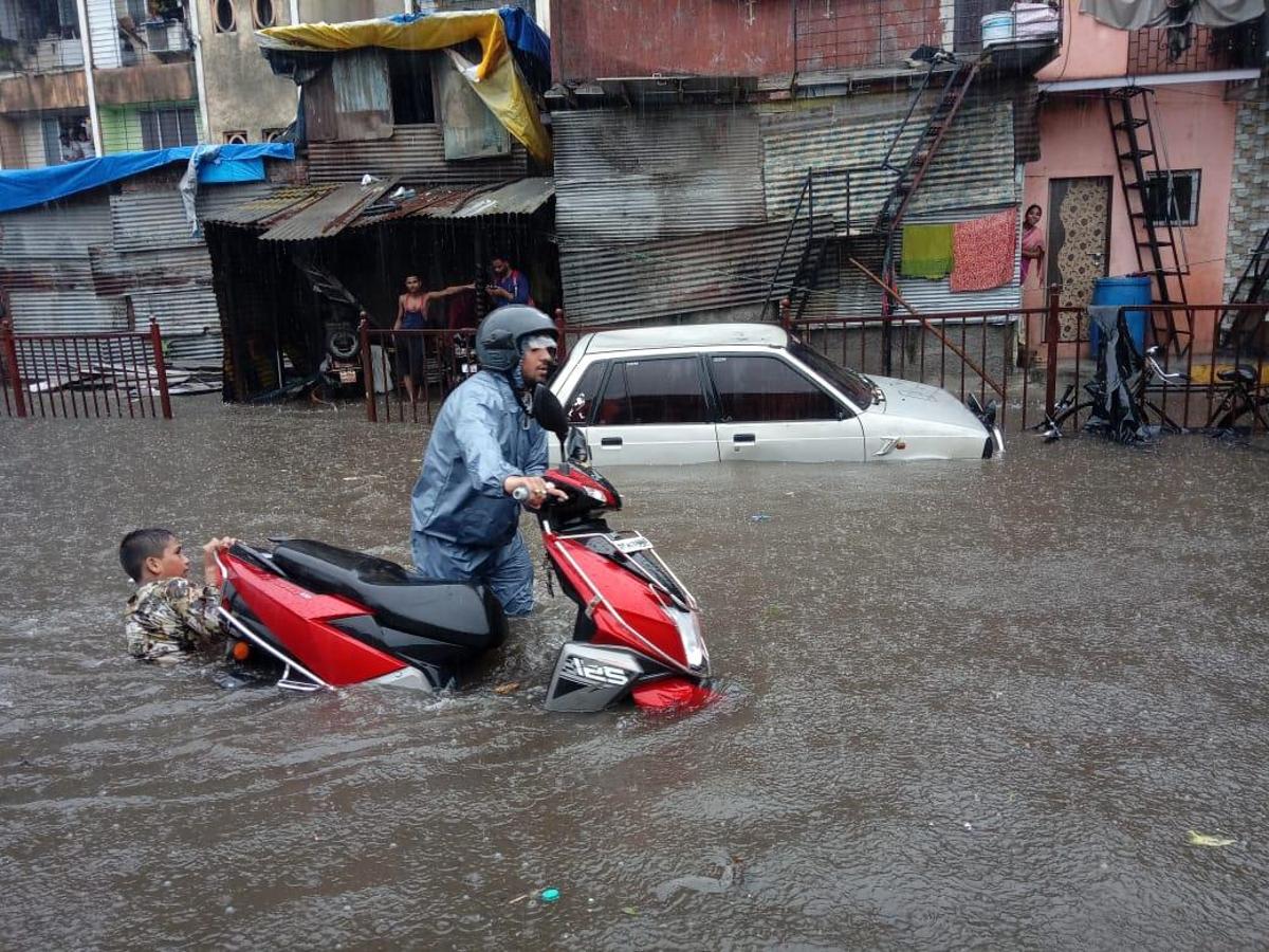 18peoplekilledintwoincidentsofwallcollapseinmumbaiandpune
