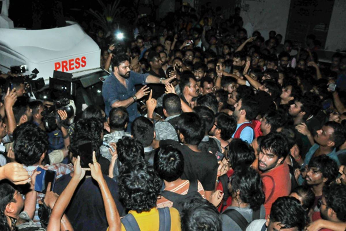 justudentwhopulledbabulsupriyo’shairsaysdoesn’tregretactwoulddoagain