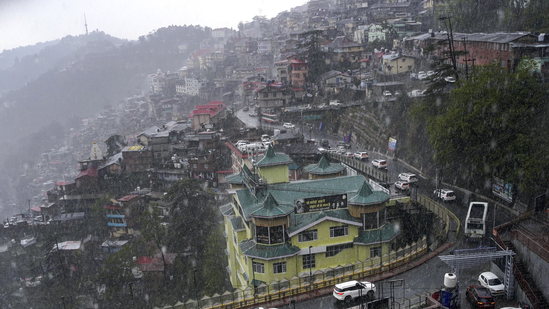 Heavy rains lash Shimla 