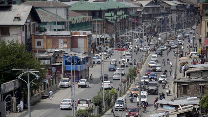 publictransportbackonroadsinsrinagar