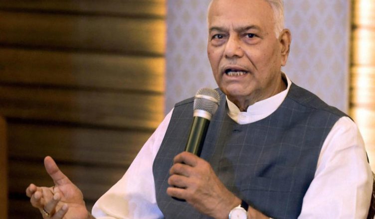 tukdetukdeganghas2peopleduryodhananddusshashanbothareinbjp:yashwantsinha
