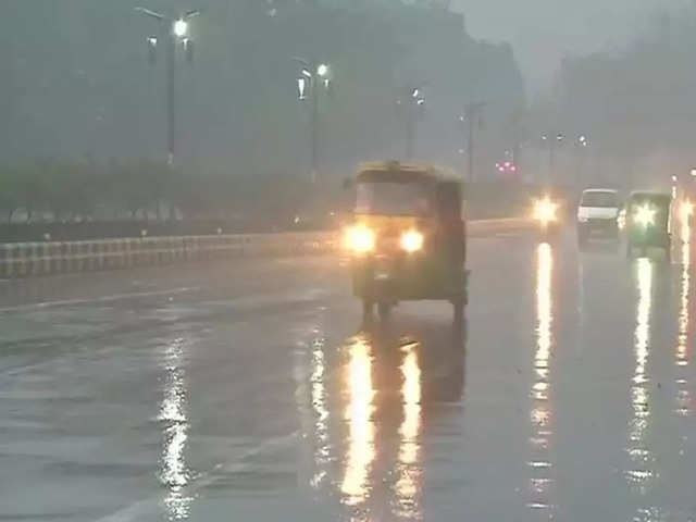 rainhailstormlashpartsofdelhi