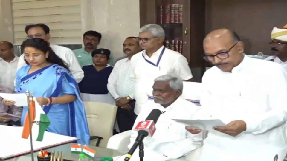 jailedformercm’swifekalpanasorentakesoathinjharkhand
