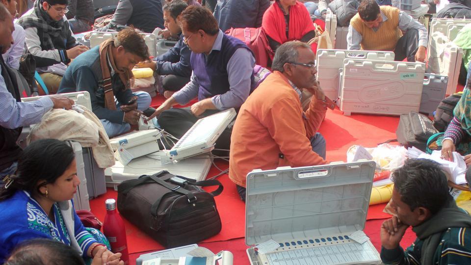 upcivicelections:repollingorderedinalucknowbooth