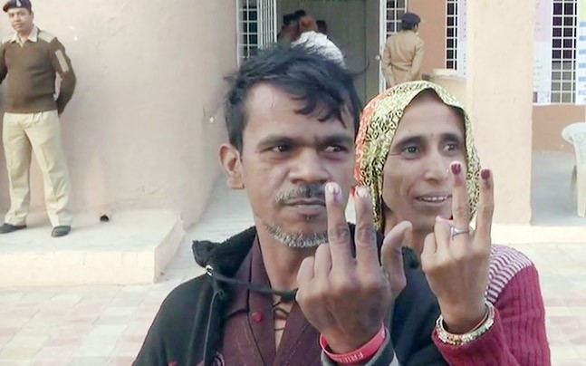 repollingbeginsatsixboothsingujarat