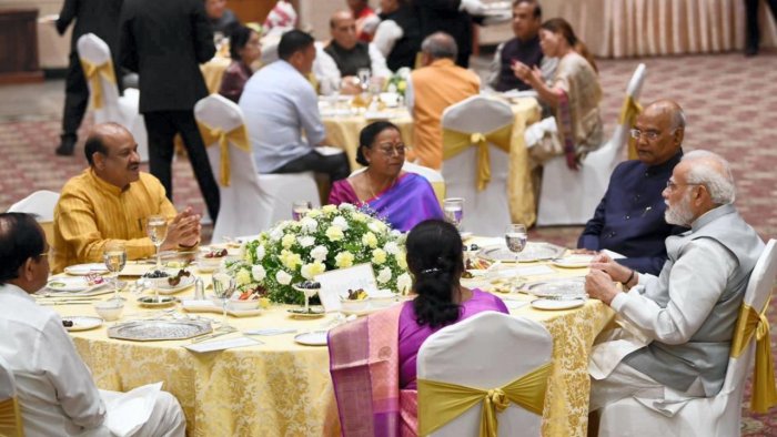 pmmodihostsfarewelldinnerforoutgoingpresidentramnathkovind