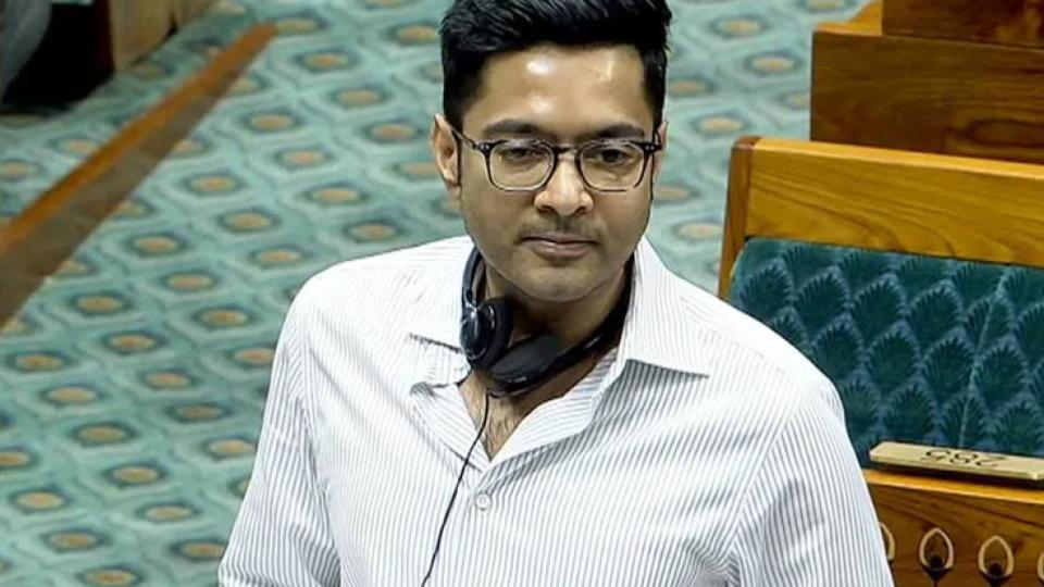 Bengal court orders probe against Abhishek in illegal land-grabbing case
