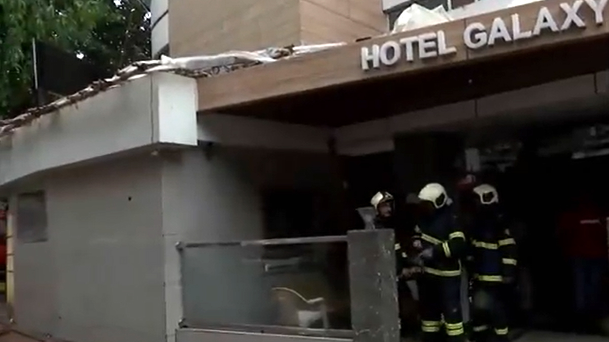 threepeoplekilledtwoinjuredafterfirebrokeoutathotelinmumbai’ssantacruz