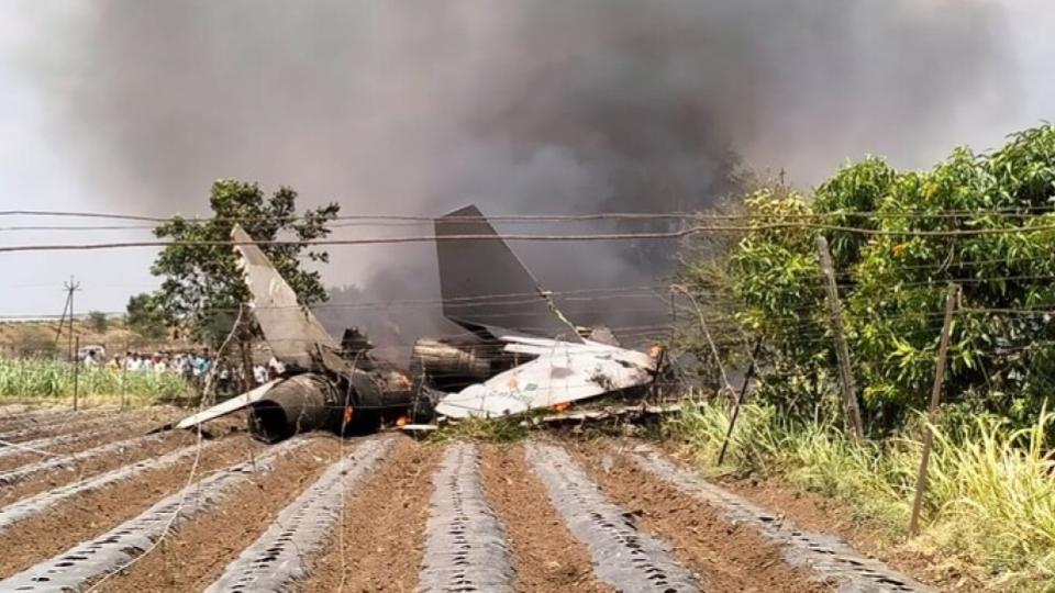 IAF Sukhoi fighter jet crashes at Nashik district in Maharashtra