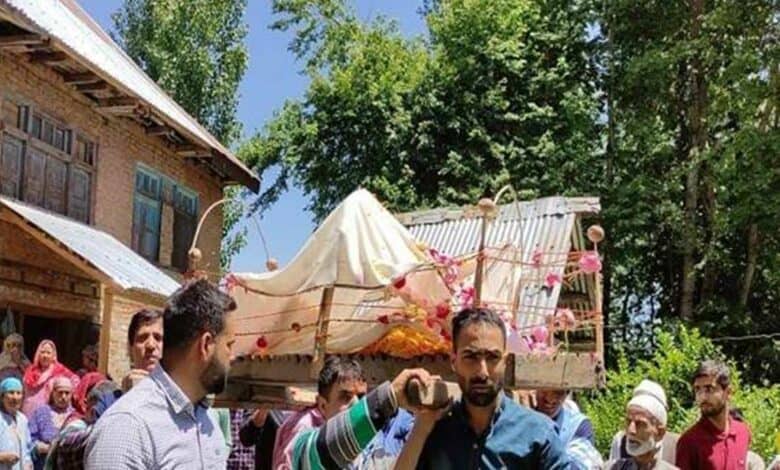 muslimsperformlastritesof80yearoldkashmiripanditwomanatkulgam’sykpora