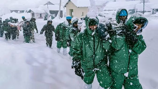uttarakhandavalanche:indianarmyconcludesrescueops46workersrescued8dead