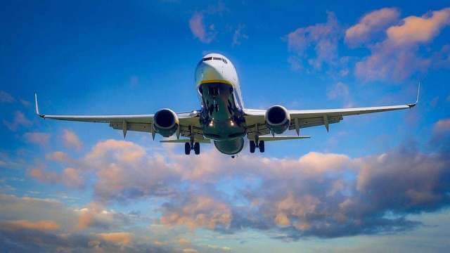 cyclonemandous:over10flightscancelledatchennaiairportduetoadverseweatherconditions