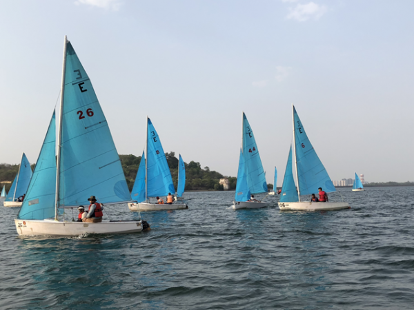 indiannavyconductsoffshoresailingregattafromkochitogoa