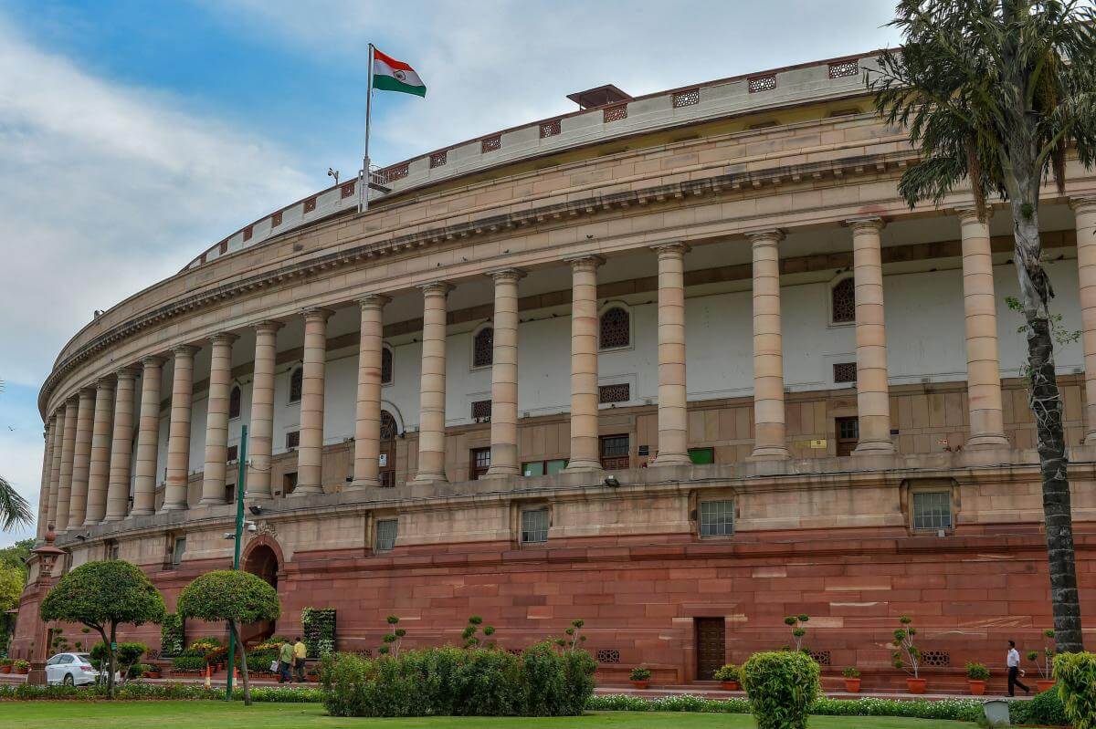 parliamentbudgetsessionkickstartsfromtomorrowpresidentdroupadimurmutoaddressbothhouses