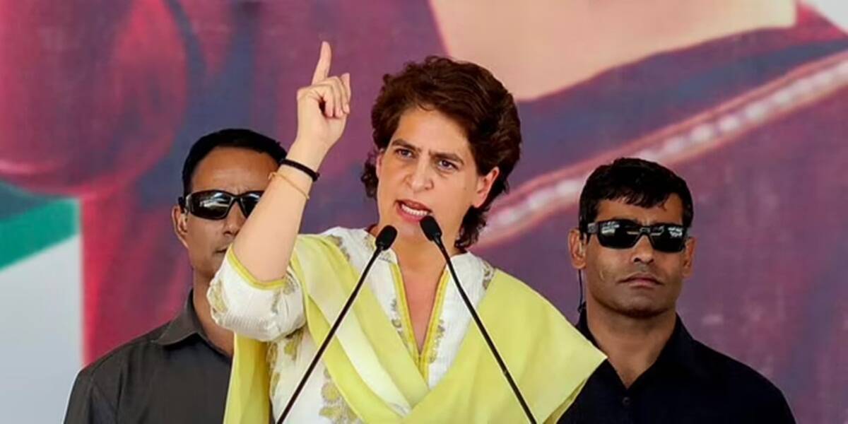 upgovtspendingpublicmoneytogetcrowdforpmsrallies:priyankagandhi