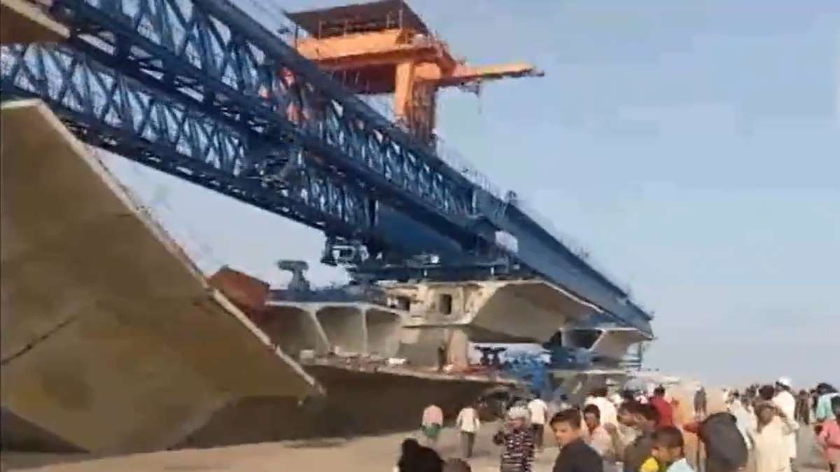 portionofunderconstructionbridgecollapsesinbihar