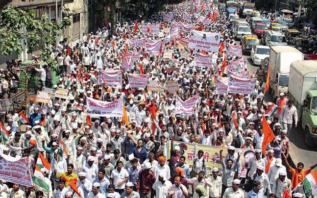 mumbaichokedwithpeopleholdingsilentprotestformarathareservation