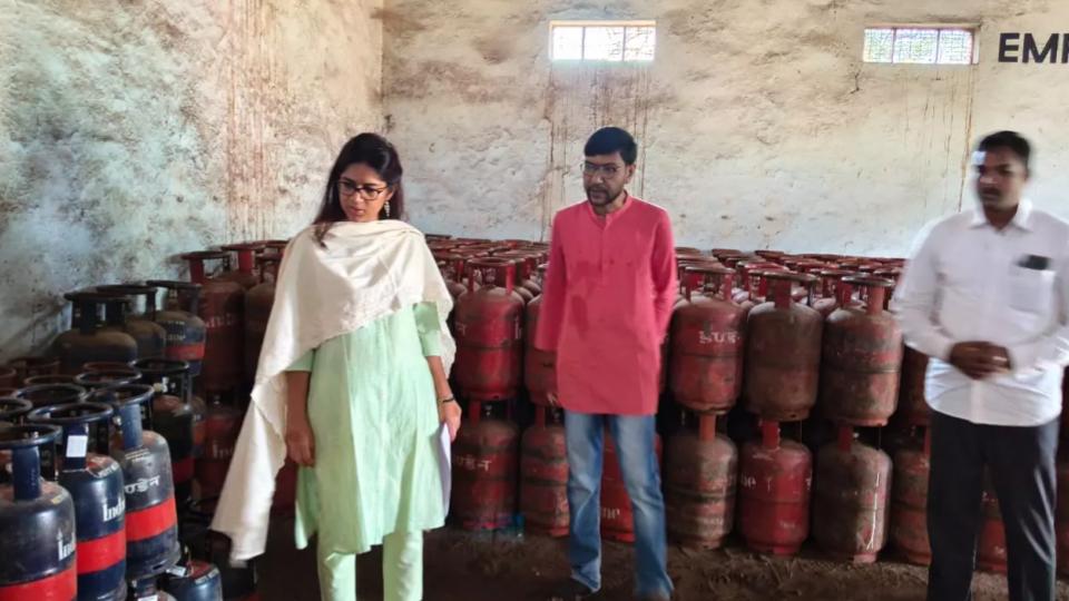 No LPG Shortage in Prakasam, Andhra Pradesh Says Joint Collector