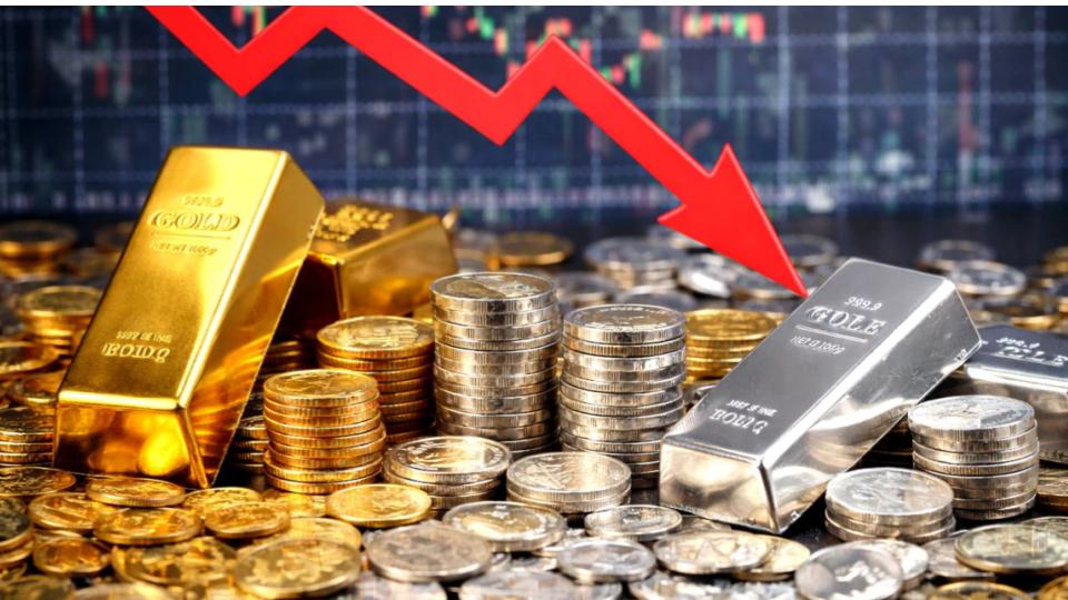 Gold And Silver Prices Tumble,10 Gms Gold Falls Below Rs 1.5 Lakh