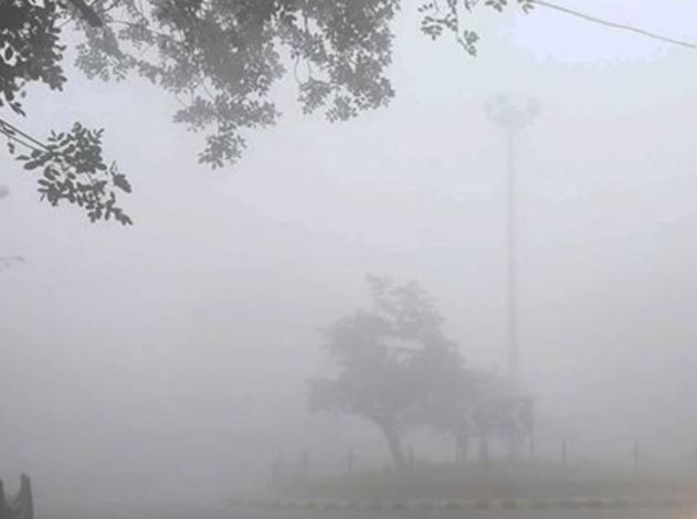 fogblanketsdelhiandsurroundingareastrainsandflightshit6killedingrnoidaaccident