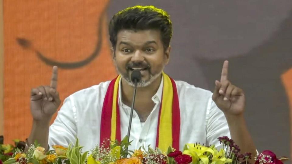 aiadmktakesadigatvijaycallstvk’sideology‘oldwineinnewbottle’