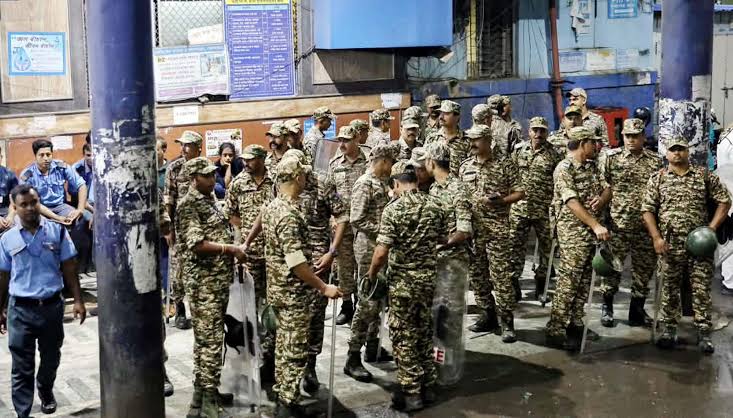 Kolkata deploys 18 IPS officers for Durga Puja immersions after stampede