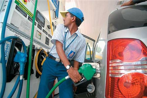 petrolanddieselpricestochangedailyfromjune16dealersupset