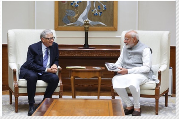 pmmodibillgatesdiscusswiderangeofissuesduringmeeting