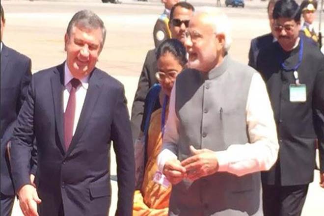 uzbekistanpresidentshavkatmirziyoyevtoholddelegationtalkswithpmmoditoday